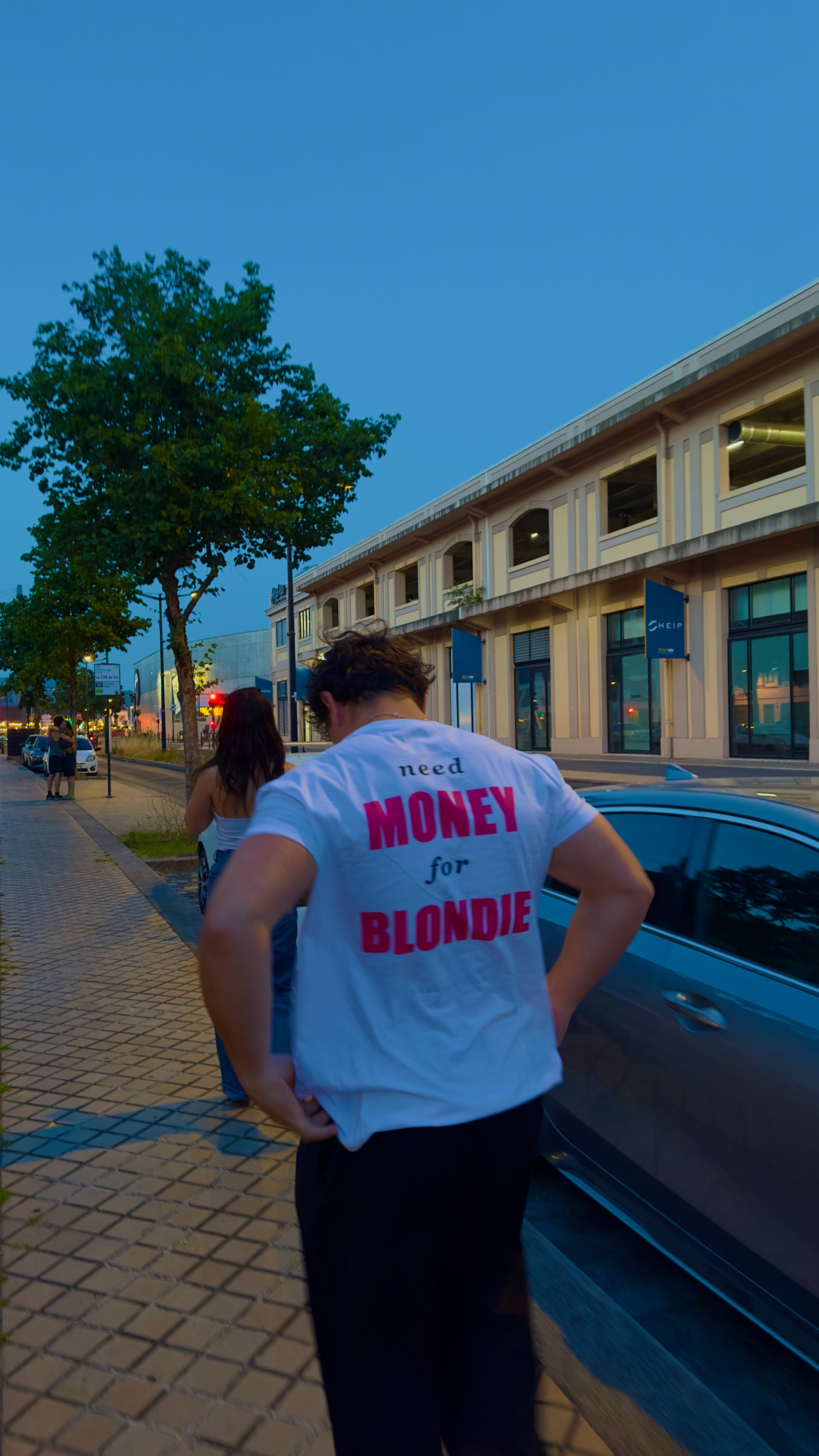 t-shirt NEED MONEY FOR BLONDIE
